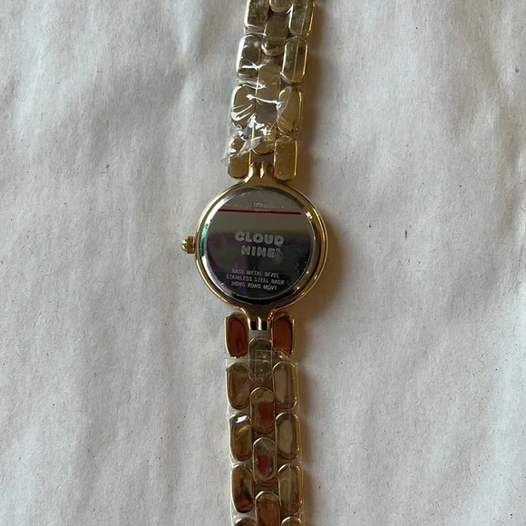 Cloud Nine Women’s Watch | Gold-Toned Quartz | Needs Battery - Picture 5 of 5